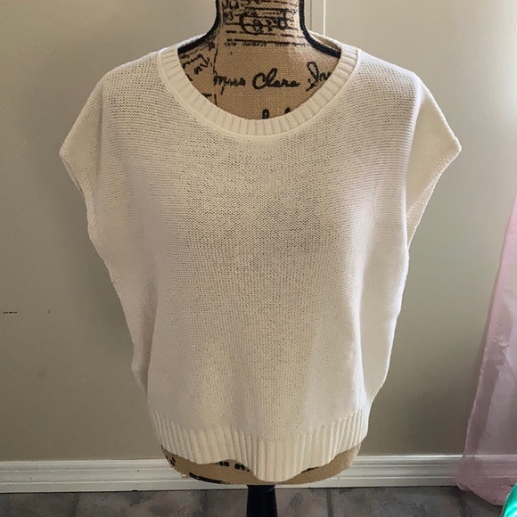 LOFT Sweaters - Loft short sleeves sweater